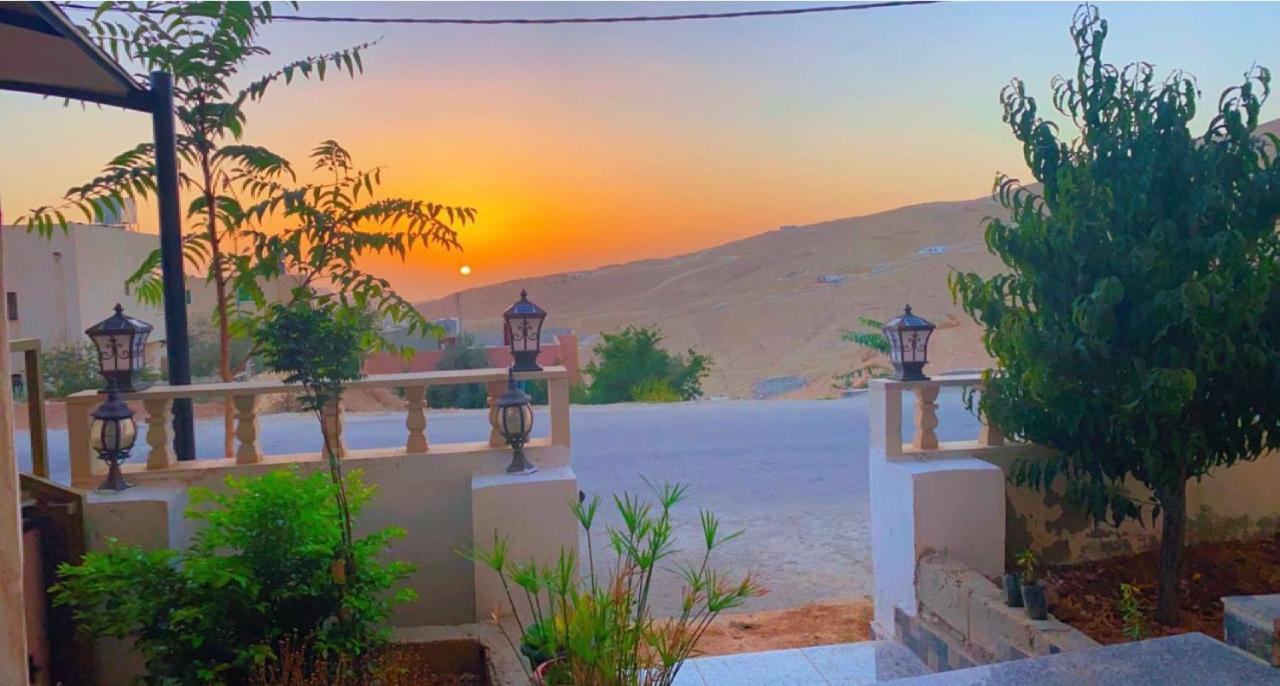 Petra Rose Wadi Musa